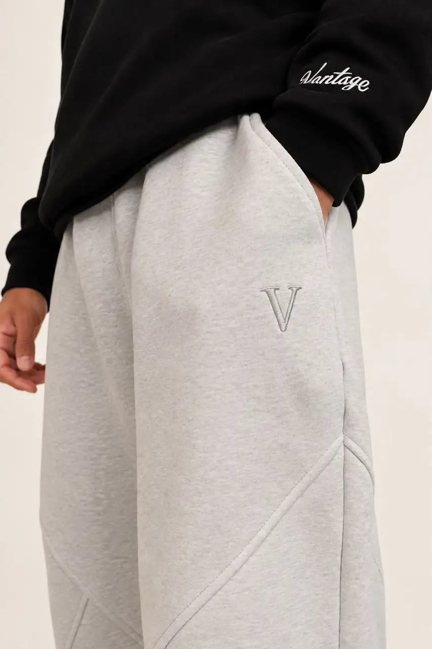 VANTAGE Essential Sweatpants - Grey - 