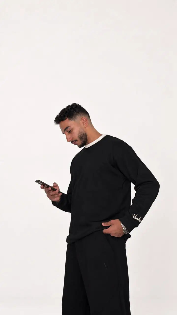 VANTAGE Essential Crewneck - Black -