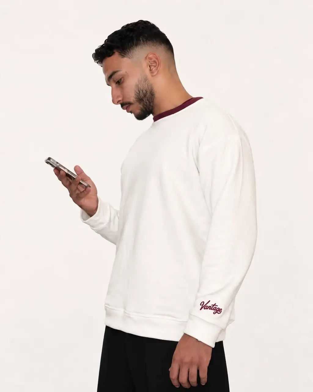 VANTAGE Essential Crewneck - White -