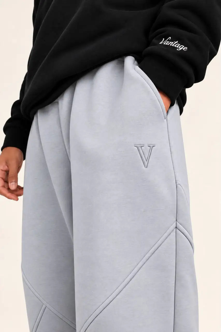 VANTAGE Essential Sweatpants - Silver -